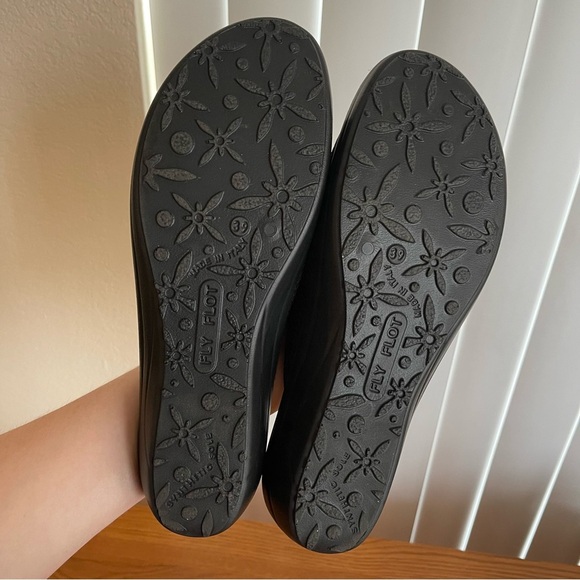 Fly Flot Mesh Slip On Mule Sandals Black Size 8 - Picture 8 of 12